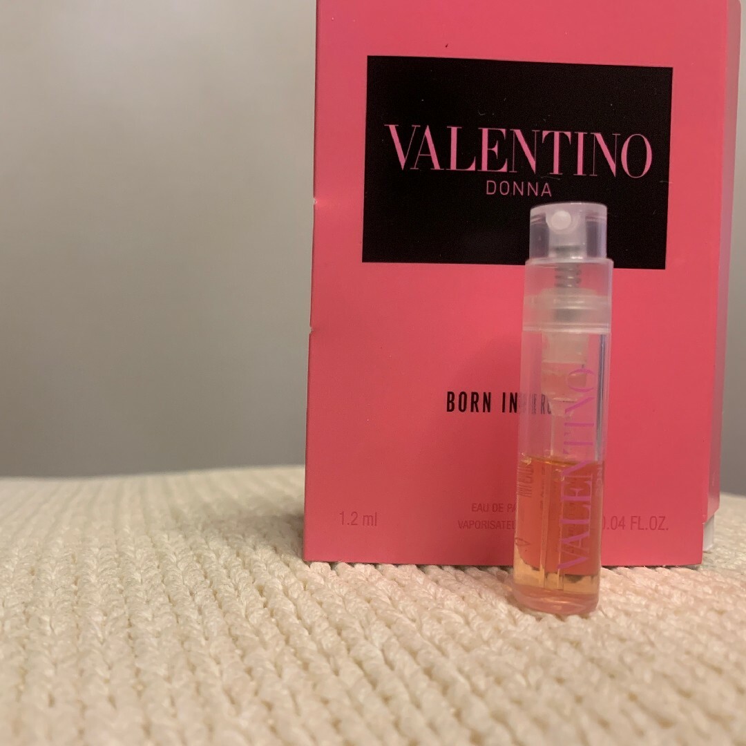 VALENTINO(ヴァレンティノ)のヴァレンティノ ボーン イン ローマ ドンナ EDP サンプル 1.2ml コスメ/美容の香水(香水(女性用))の商品写真