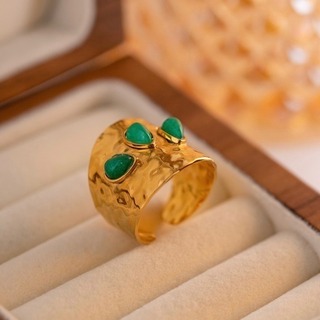 【限定】　深緑　綺麗　華やか　イベント　金　指輪　ゴージャス　太め　フリーサイズ(リング(指輪))