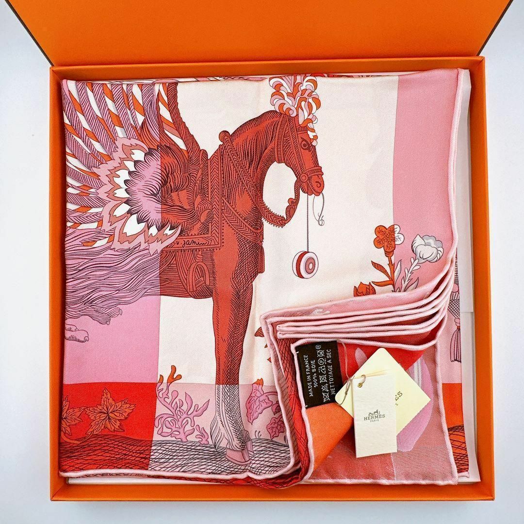 Hermes(エルメス)のHERMES　エルメス　カレ90  スカーフ　大判　ピンク　赤　馬　ブランド レディースのファッション小物(バンダナ/スカーフ)の商品写真