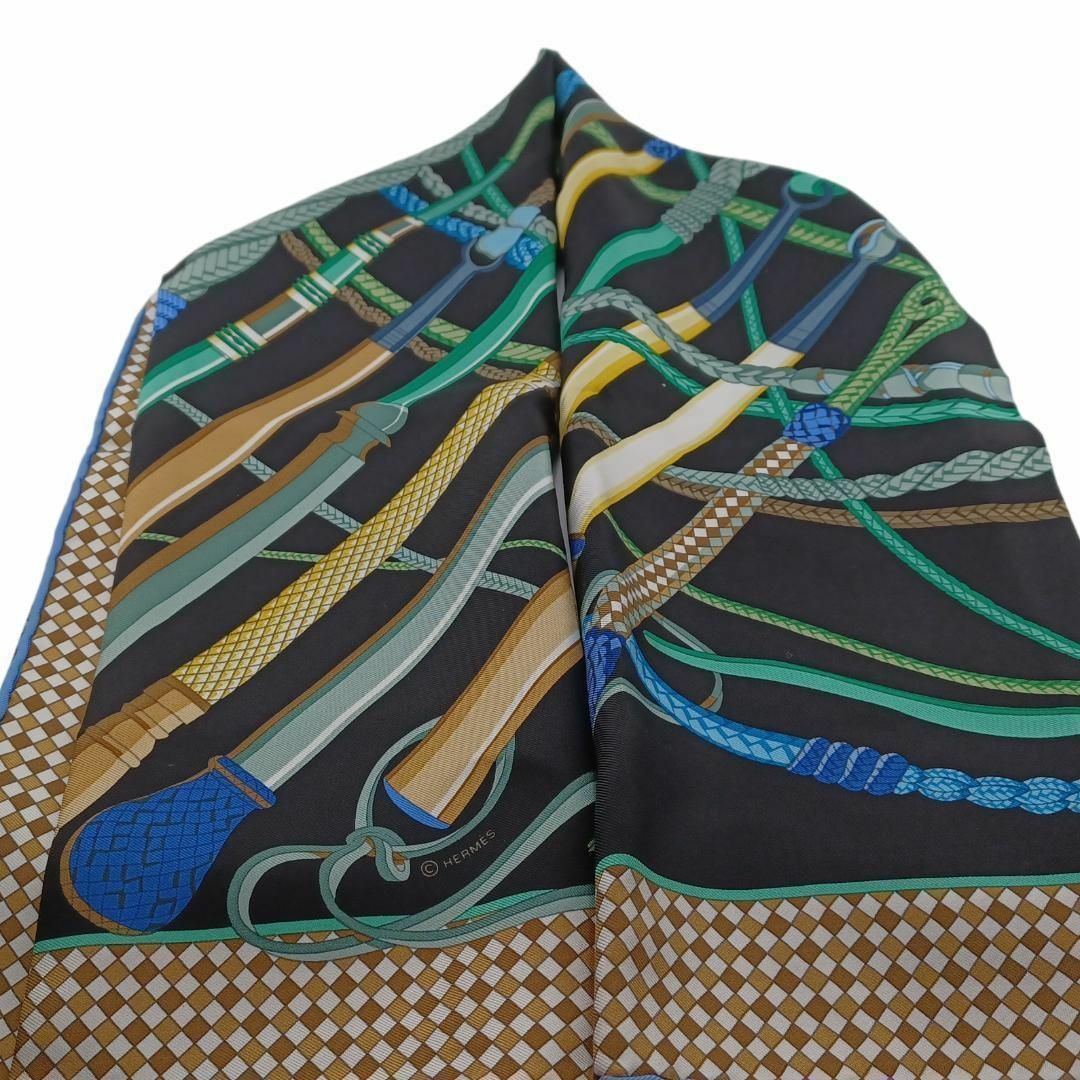 Hermes(エルメス)のエルメス  カレ 鞭とグリップ スカーフ レディースのファッション小物(バンダナ/スカーフ)の商品写真