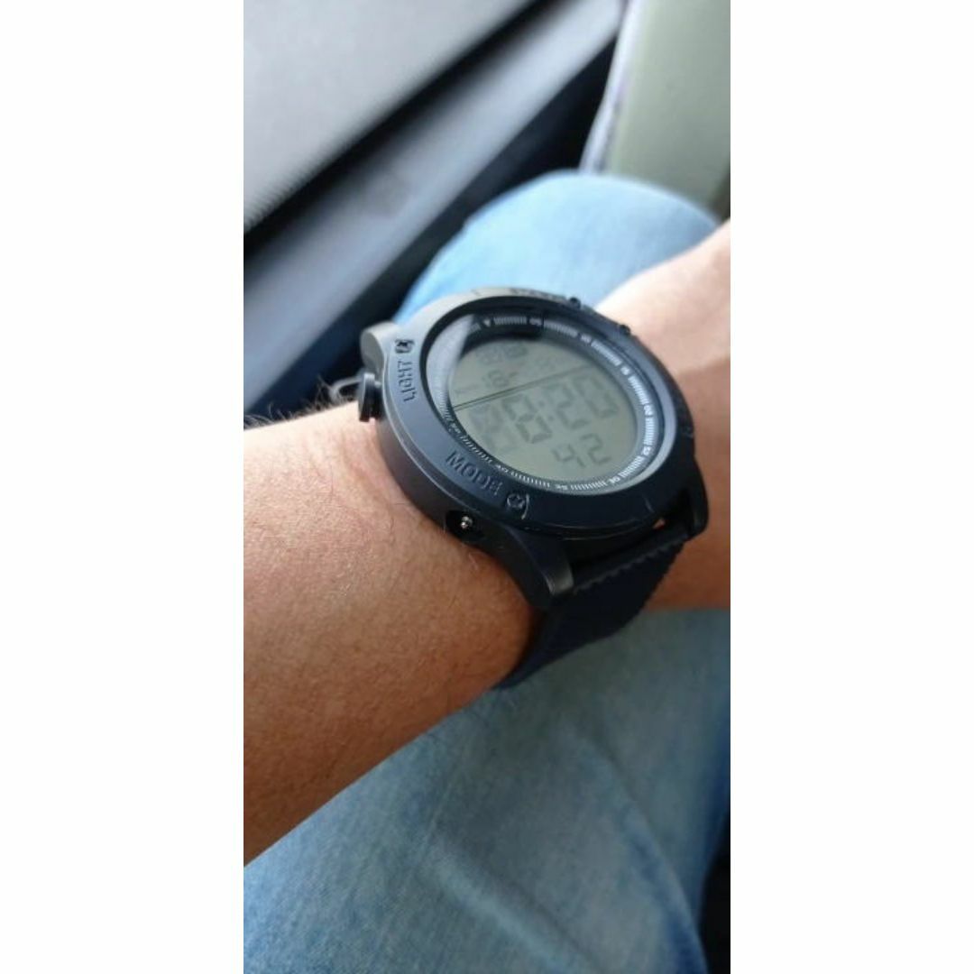 ブラック ミリタリー★ビッグフェイス クロノス防水 LED腕時計 耐衝撃 黒 メンズの時計(腕時計(デジタル))の商品写真