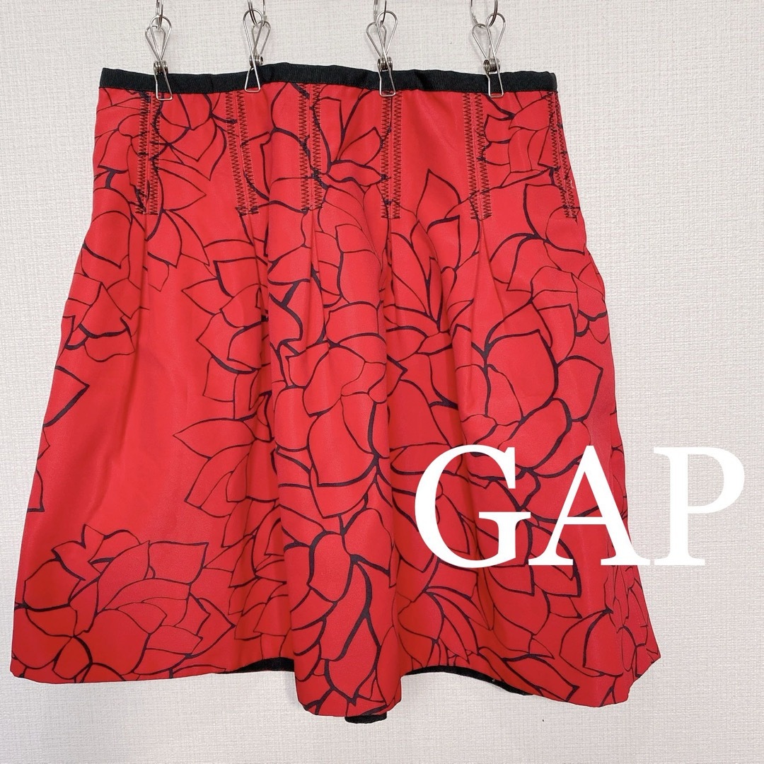 GAP(ギャップ)のGAP ギャップ レッド フローラル ミディサークル スカート レディースのスカート(ひざ丈スカート)の商品写真