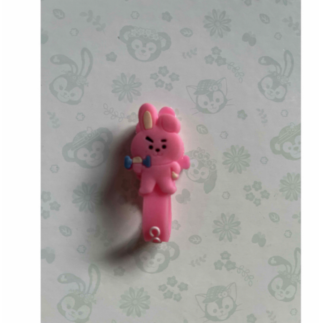 BT21(ビーティーイシビル)のBT21 COOKY コードクリップ　JUNGKOOK エンタメ/ホビーのおもちゃ/ぬいぐるみ(キャラクターグッズ)の商品写真