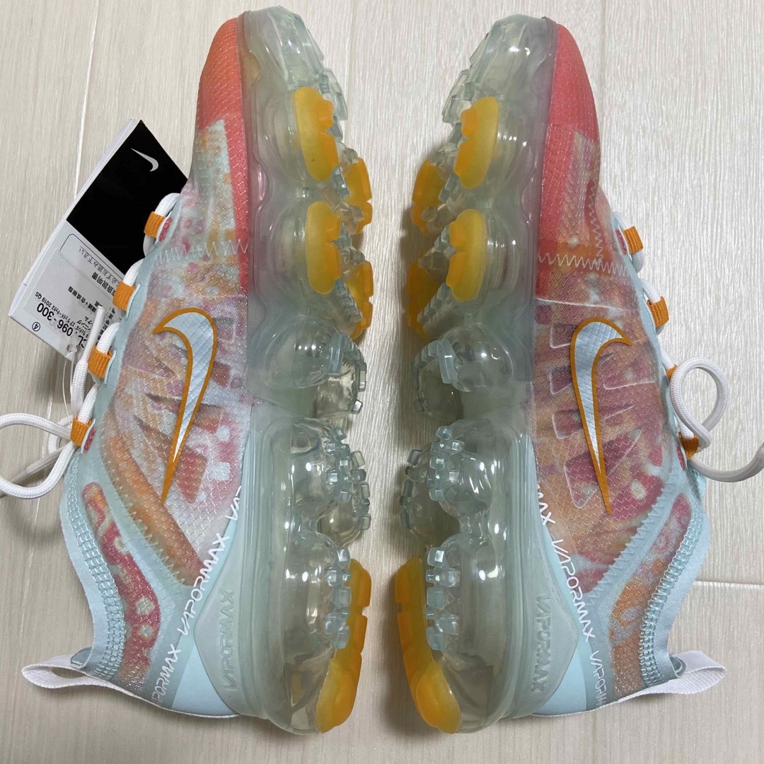 NIKE(ナイキ)の꧁ 新品 超希少 NIKE WMNS AIR VAPORMAX 2019 QS レディースの靴/シューズ(スニーカー)の商品写真