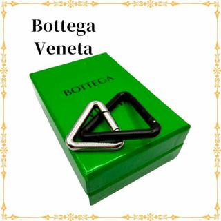 ボッテガヴェネタ(Bottega Veneta)の【美品】ボッテガヴェネタ メタル トライアングル キーリング(キーホルダー)