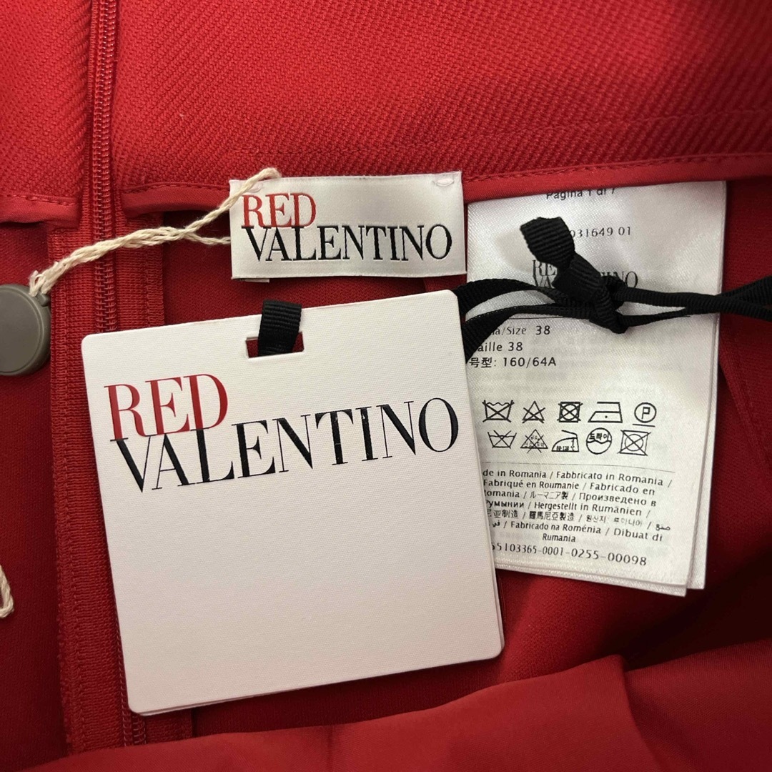 RED VALENTINO(レッドヴァレンティノ)の【RED VALENTINO】赤ショートスコート　サイズ38 レディースのパンツ(ショートパンツ)の商品写真