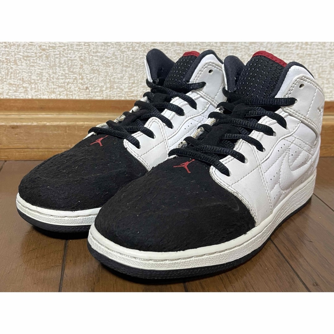 NIKE(ナイキ)のNIKE WMNS AIR JORDAN 1 RETRO '99  23.5cm レディースの靴/シューズ(スニーカー)の商品写真