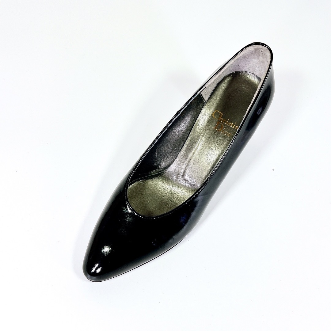 Christian Dior(クリスチャンディオール)の【新品未使用】Christian Dior エナメル パンプス 黒 21.5 レディースの靴/シューズ(ハイヒール/パンプス)の商品写真
