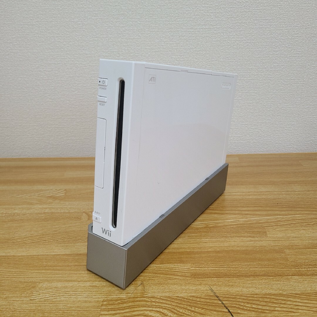 Wii(ウィー)の[アウトレット]Wii本体セット エンタメ/ホビーのゲームソフト/ゲーム機本体(家庭用ゲーム機本体)の商品写真