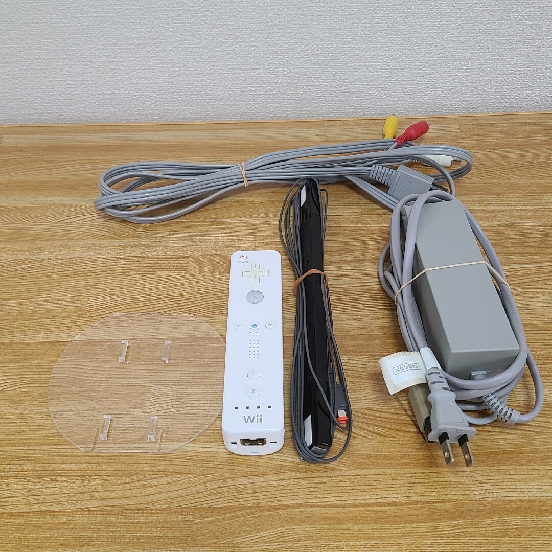 Wii(ウィー)の[アウトレット]Wii本体セット エンタメ/ホビーのゲームソフト/ゲーム機本体(家庭用ゲーム機本体)の商品写真