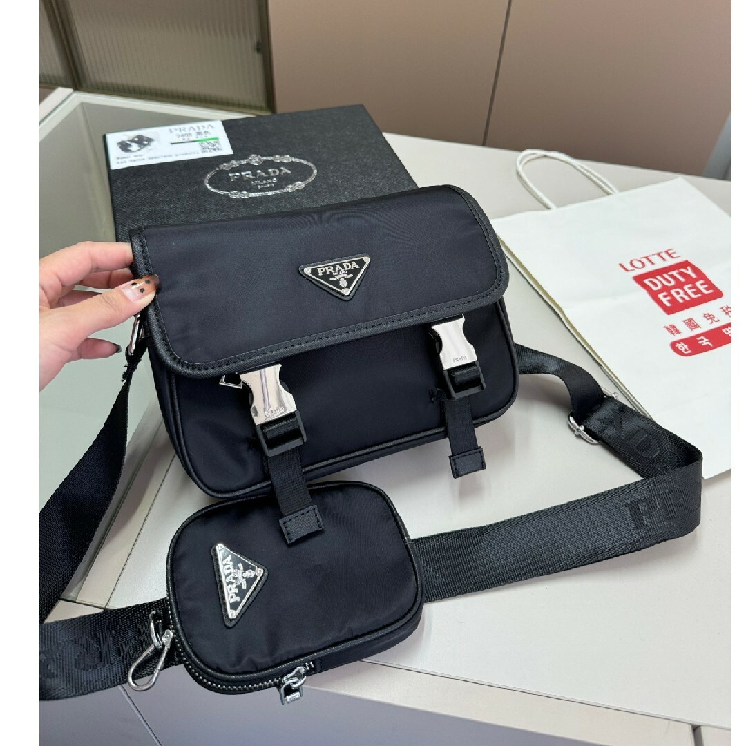 PRADA - 可愛 ☆《プラダ》 ◎ショルダーバッグの通販 by lucky's shop PRADA - 可愛 ☆《プラダ》 ◎ショルダーバッグの通販 by lucky's shop