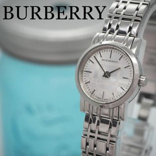 バーバリー(BURBERRY)の308 BURBERRY バーバリー時計　レディース時計　シルバー　ノバチェック(腕時計)