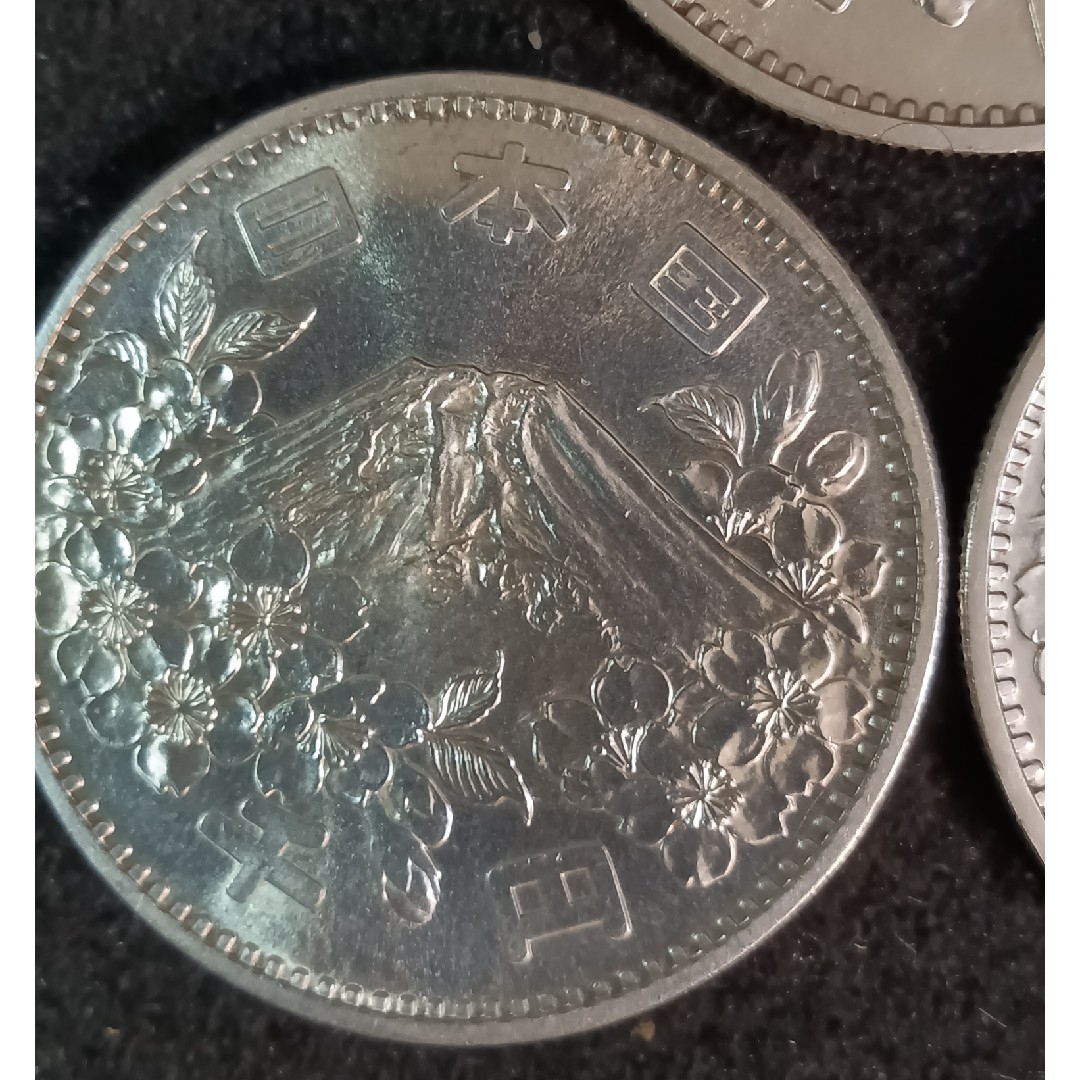 銀貨　東京オリンピック1.000円銀貨　silver925　汚れ少なく綺麗 ６枚 エンタメ/ホビーの美術品/アンティーク(金属工芸)の商品写真