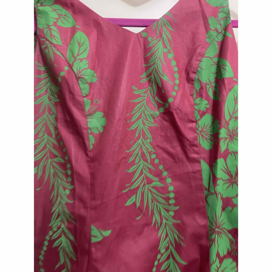 お値下げ済み　赤緑　ワンピース　ムームー　ドレス レディースのワンピース(ロングワンピース/マキシワンピース)の商品写真