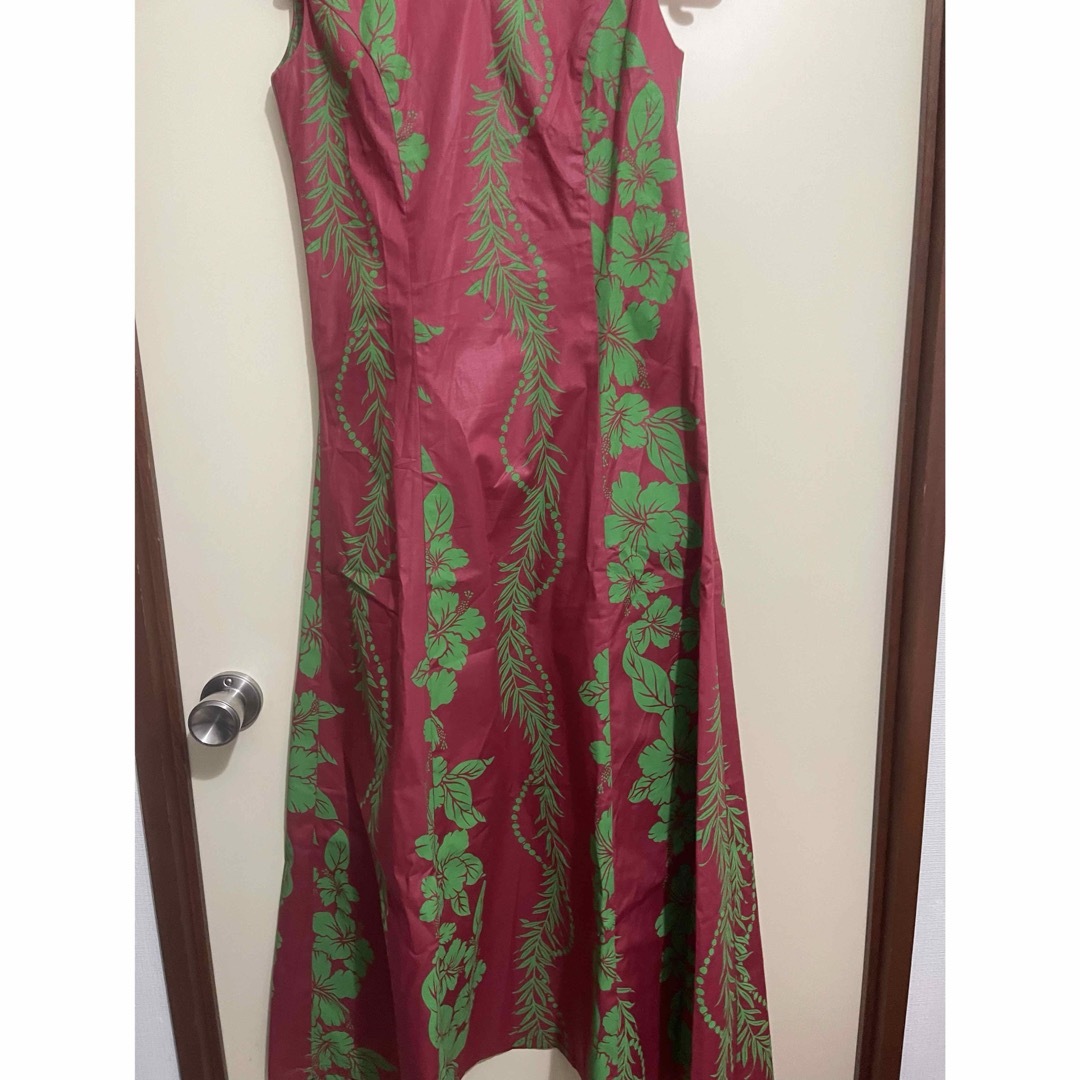 お値下げ済み　赤緑　ワンピース　ムームー　ドレス レディースのワンピース(ロングワンピース/マキシワンピース)の商品写真