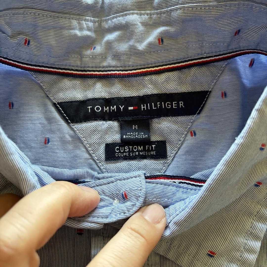 TOMMY HILFIGER(トミーヒルフィガー)のほぼ新品　トミーヒルフィガー　トミーマークが可愛い　爽やか　サイズM メンズのトップス(シャツ)の商品写真