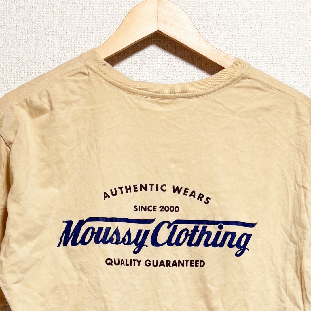 moussy(マウジー)のMOUSSY マウジー　Tシャツ カットソー　半袖 ベージュ プリント アメカジ レディースのトップス(Tシャツ(半袖/袖なし))の商品写真