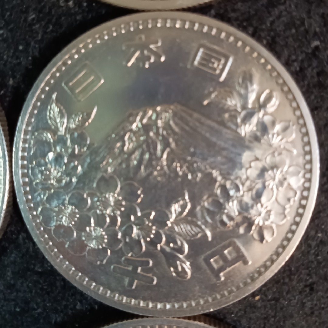 銀貨　東京オリンピック1.000円銀貨　silver925　汚れ少なく綺麗 ６枚 エンタメ/ホビーの美術品/アンティーク(金属工芸)の商品写真