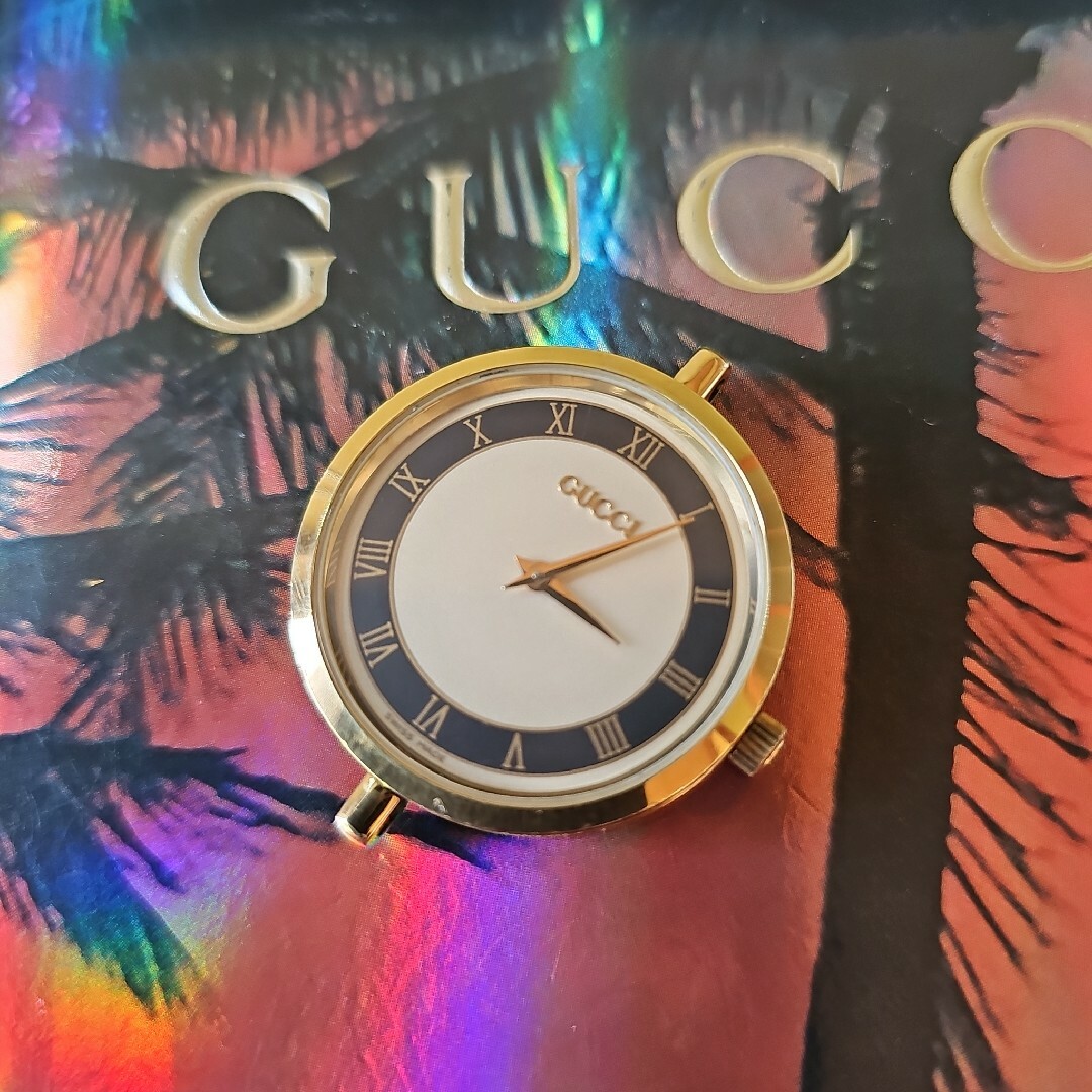 Gucci(グッチ)の⭐【美品】グッチヴィンテージシェリーラインブラック腕時計(稼働品) レディースのファッション小物(腕時計)の商品写真