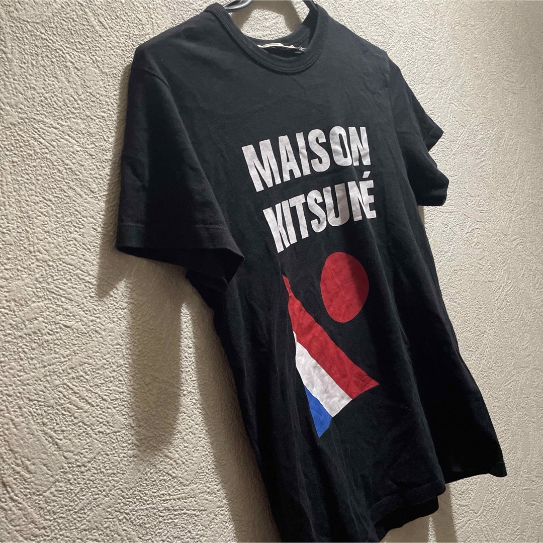 MAISON KITSUNE'(メゾンキツネ)のメゾンキツネ　トップス　Tシャツ　ブラック レディースのトップス(Tシャツ(半袖/袖なし))の商品写真