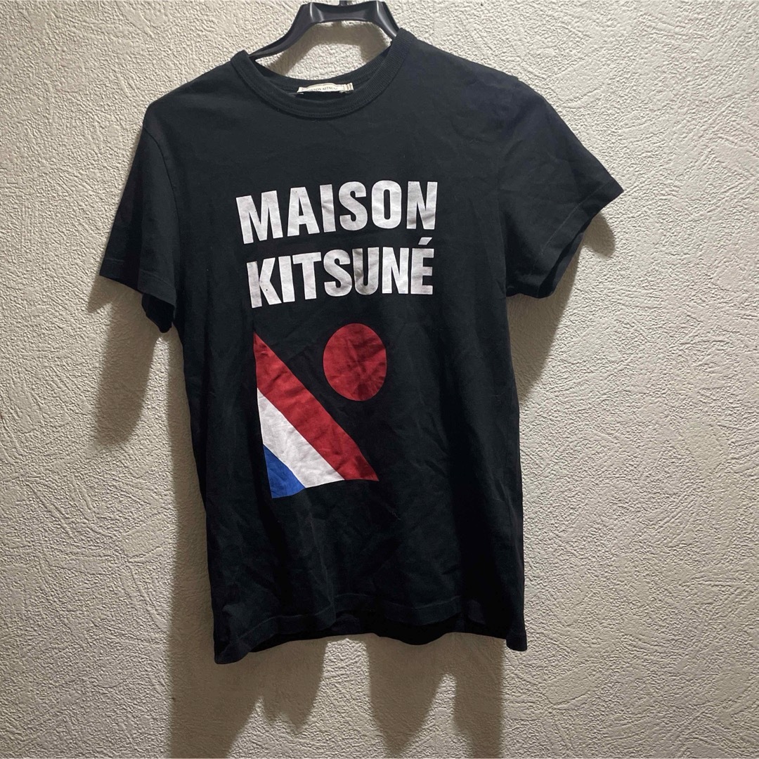 MAISON KITSUNE'(メゾンキツネ)のメゾンキツネ　トップス　Tシャツ　ブラック レディースのトップス(Tシャツ(半袖/袖なし))の商品写真