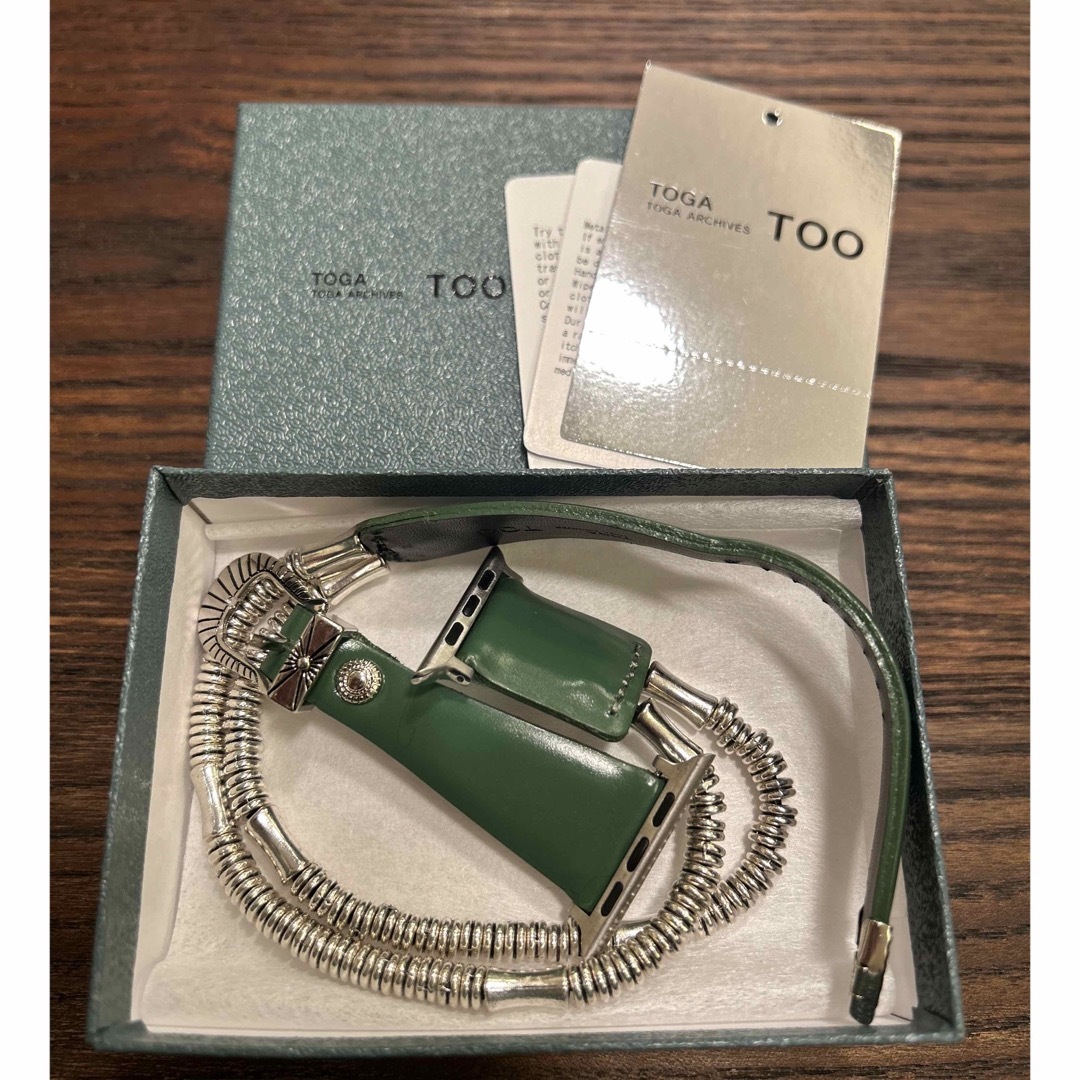 TOGA(トーガ)の【新品】TOGA Apple Watch Belt Mサイズ Khaki メンズのアクセサリー(バングル/リストバンド)の商品写真