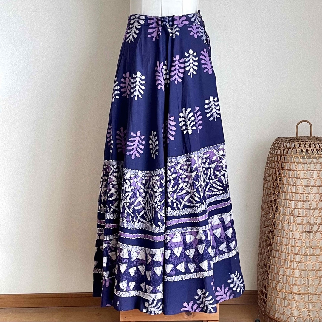 バティックブロックプリント　インド綿　ロングスカート　バイオレット レディースのスカート(ロングスカート)の商品写真