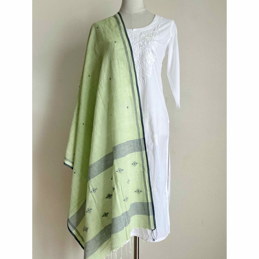 ジャムダニ織　インドコットン　手織り　ストール　グリーン レディースのファッション小物(ストール/パシュミナ)の商品写真