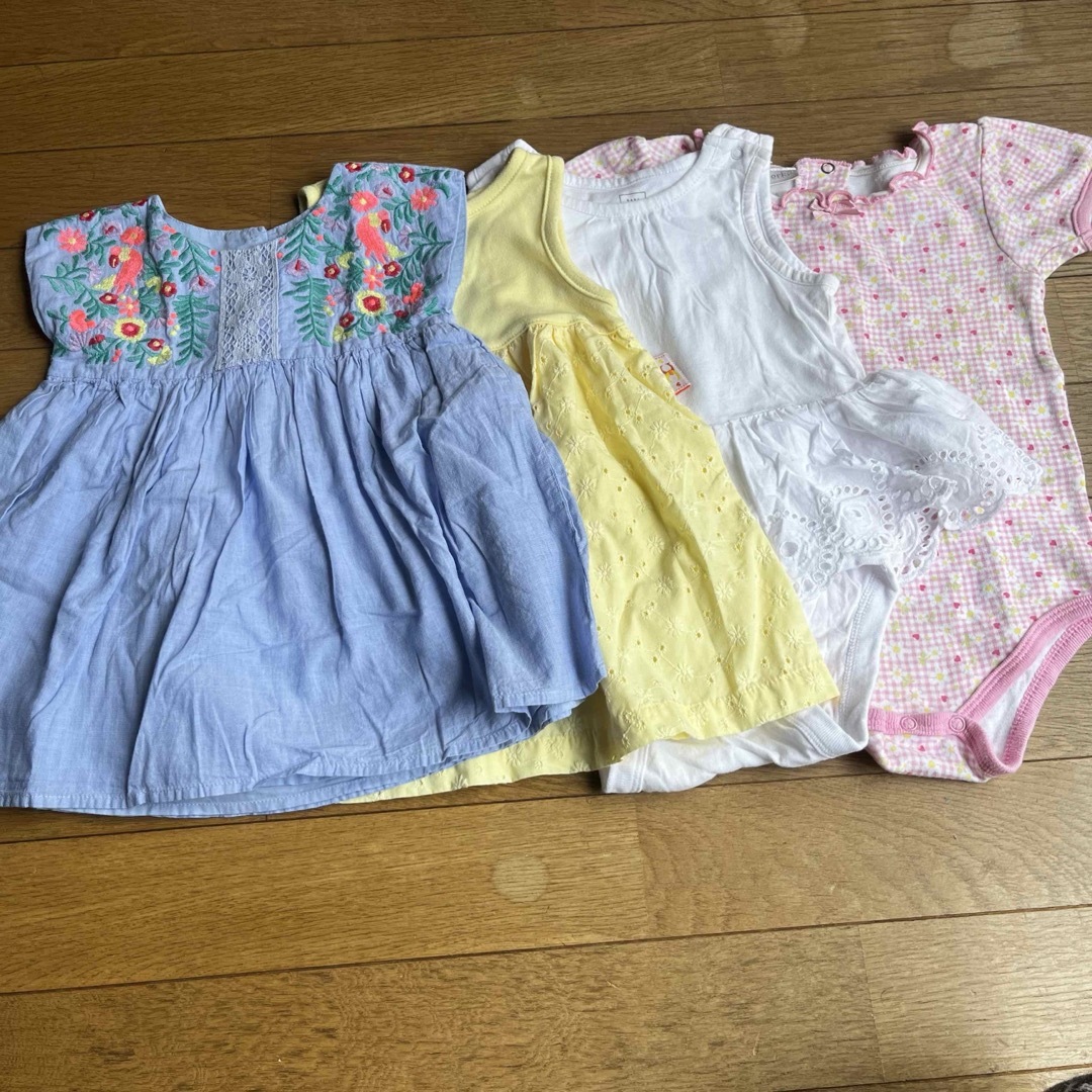 babyGAP(ベビーギャップ)のbaiya80女の子春夏ロンパースワンピースノースリーブまとめ売りベビーキッズ キッズ/ベビー/マタニティのベビー服(~85cm)(ロンパース)の商品写真