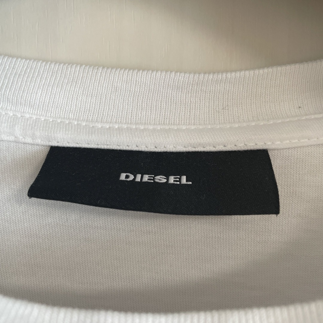 DIESEL(ディーゼル)のディーゼル Tシャツ 半袖 ロゴ プリント テープデザイン クルーネック メンズのトップス(Tシャツ/カットソー(半袖/袖なし))の商品写真