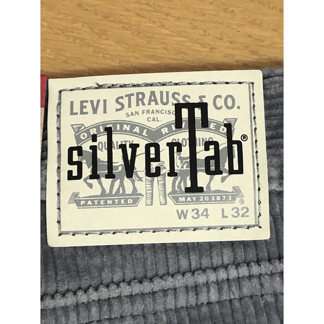 Levi's(リーバイス)のLevi's SilverTab LOOSE FIT CORDUROY メンズのパンツ(デニム/ジーンズ)の商品写真