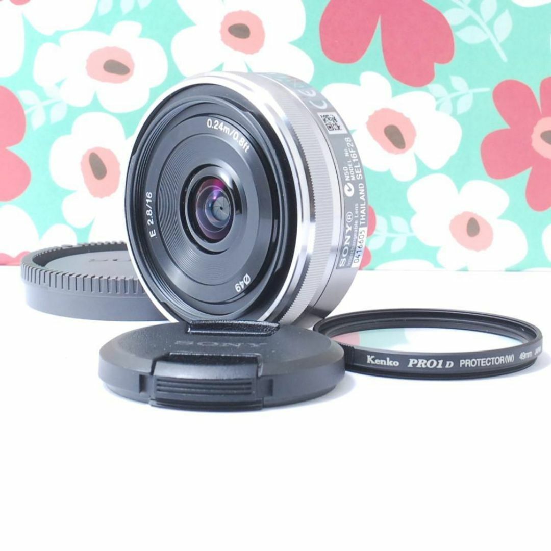 SONY(ソニー)の❤SONY 単焦点 SEL16F28❤パンケーキレンズ Eマウント❤ 大人気❤️ スマホ/家電/カメラのカメラ(ミラーレス一眼)の商品写真