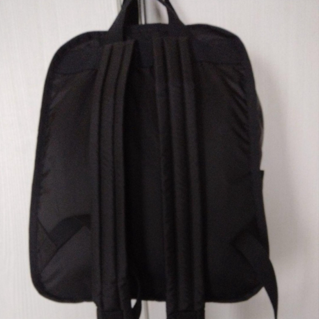 LeSportsac(レスポートサック)のレスポートサック　リュックサック　超軽量　エッセンシャル　ブラック　　2297 レディースのバッグ(リュック/バックパック)の商品写真