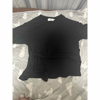 アズールバイマウジー(AZUL by moussy)のAZUL ブラック　Tシャツ　半袖(Tシャツ/カットソー(七分/長袖))