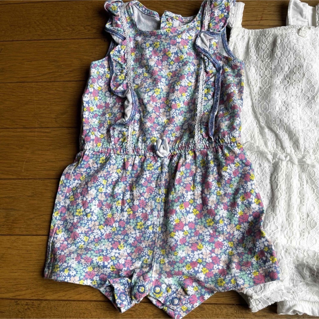 babyGAP(ベビーギャップ)のbaiya80女の子春夏ロンパースワンピースノースリーブまとめ売りベビーキッズ キッズ/ベビー/マタニティのベビー服(~85cm)(ロンパース)の商品写真