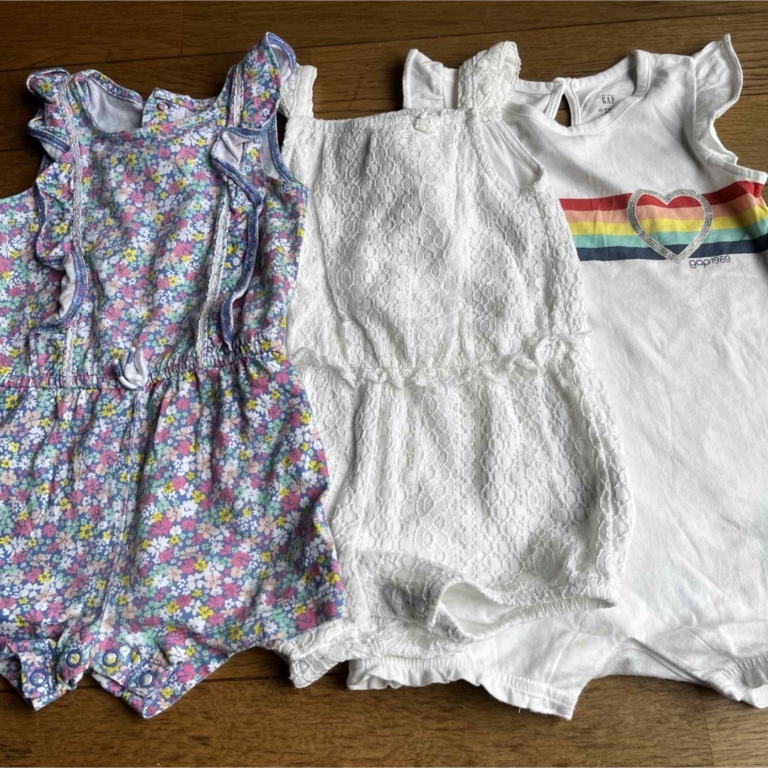 babyGAP(ベビーギャップ)のbaiya80女の子春夏ロンパースワンピースノースリーブまとめ売りベビーキッズ キッズ/ベビー/マタニティのベビー服(~85cm)(ロンパース)の商品写真