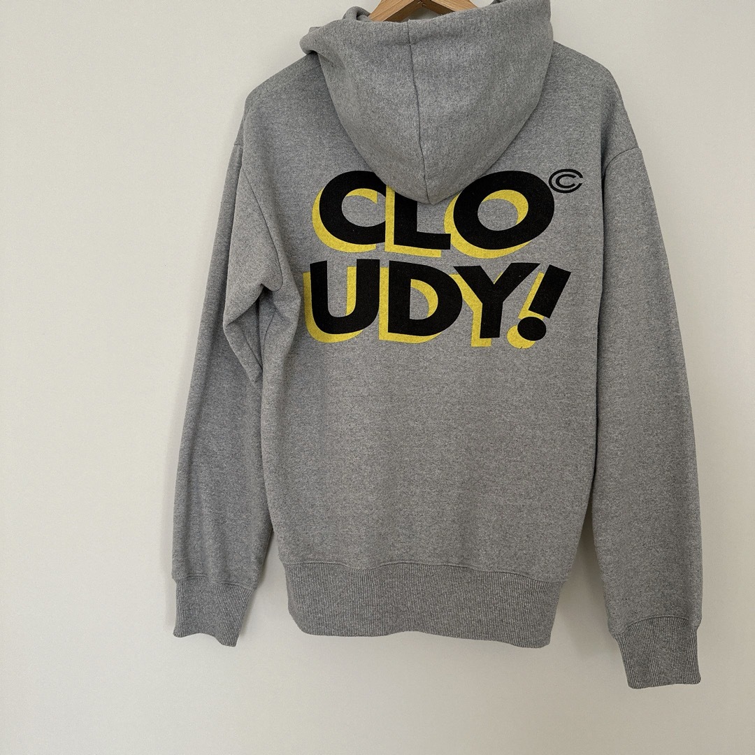 CLOUDY/ロゴパーカー レディースのトップス(パーカー)の商品写真