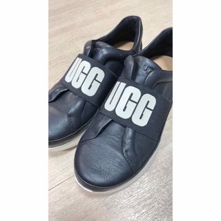 ugg レザースリッポン