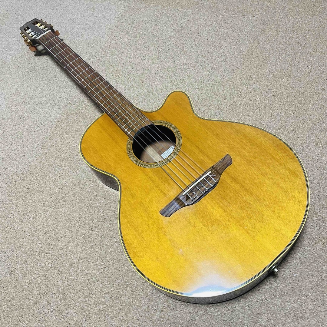 Takamine(タカミネ)のTakamine クラシックギター　エレガット　NPT110BN プリアンプ付き 楽器のギター(クラシックギター)の商品写真