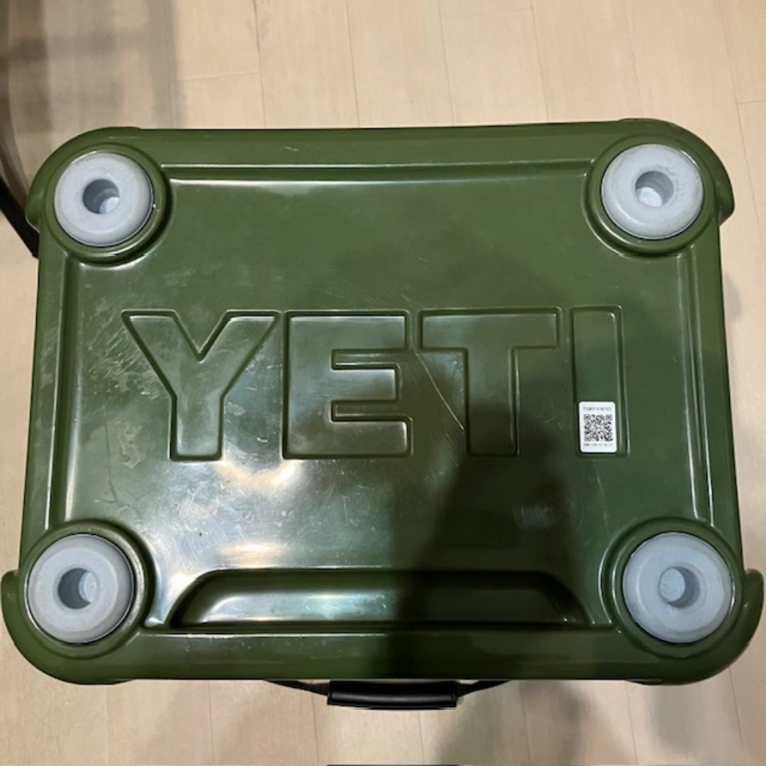 YETI(イエティ)の【限定色】YETI Roadie 24 イエティ クーラーボックス スポーツ/アウトドアのアウトドア(その他)の商品写真