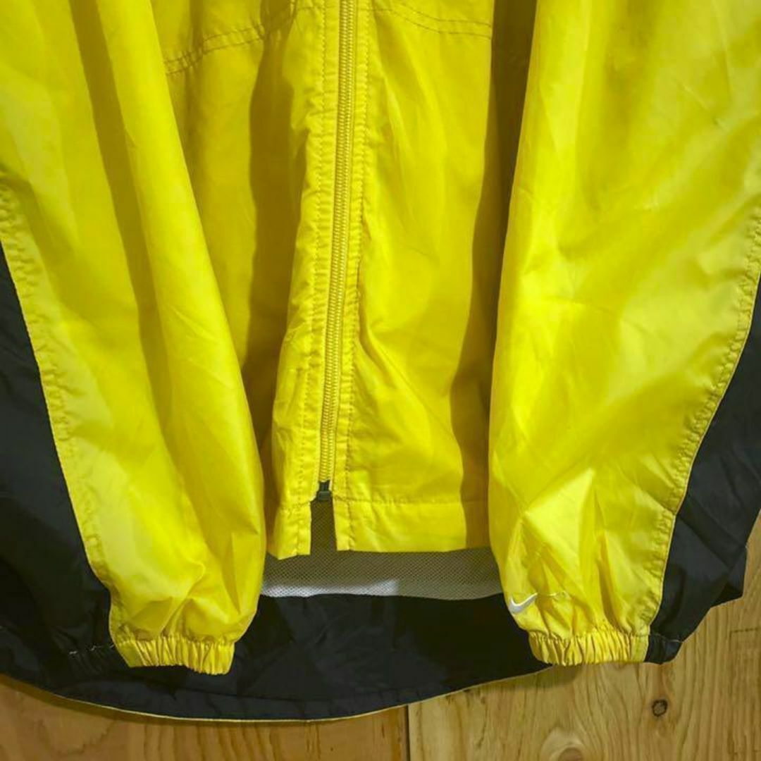 ナイキ イエロー スウッシュ 刺繍 USA古着 90s ナイロンジャケット 黄色 メンズのジャケット/アウター(ナイロンジャケット)の商品写真