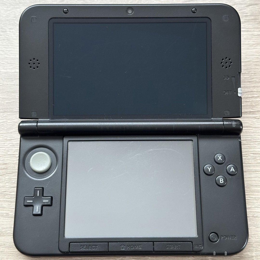 ニンテンドー3DS(ニンテンドー3DS)の【美品】ニンテンドー3DS LL レッド×ブラック エンタメ/ホビーのゲームソフト/ゲーム機本体(携帯用ゲーム機本体)の商品写真