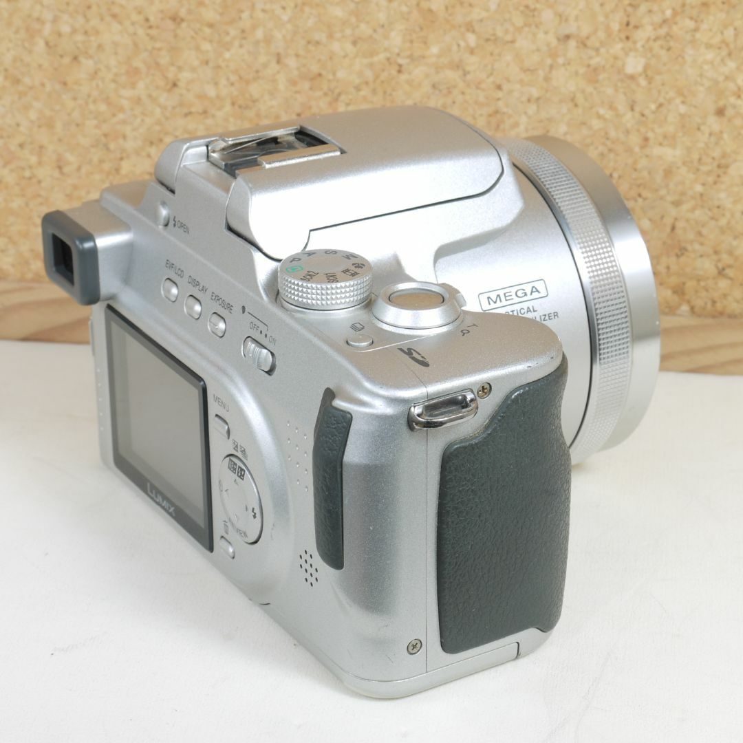 Panasonic(パナソニック)のPanasonic Lumix DMC-FZ20 CCD Zoom 12X スマホ/家電/カメラのカメラ(コンパクトデジタルカメラ)の商品写真