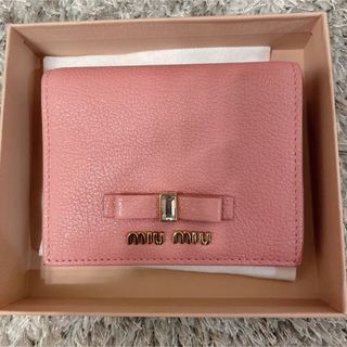 ミュウミュウ(miumiu)の正規品 美品 MIU MIU マドラス 二つ折り財布  ピンク ゴールド金具(財布)