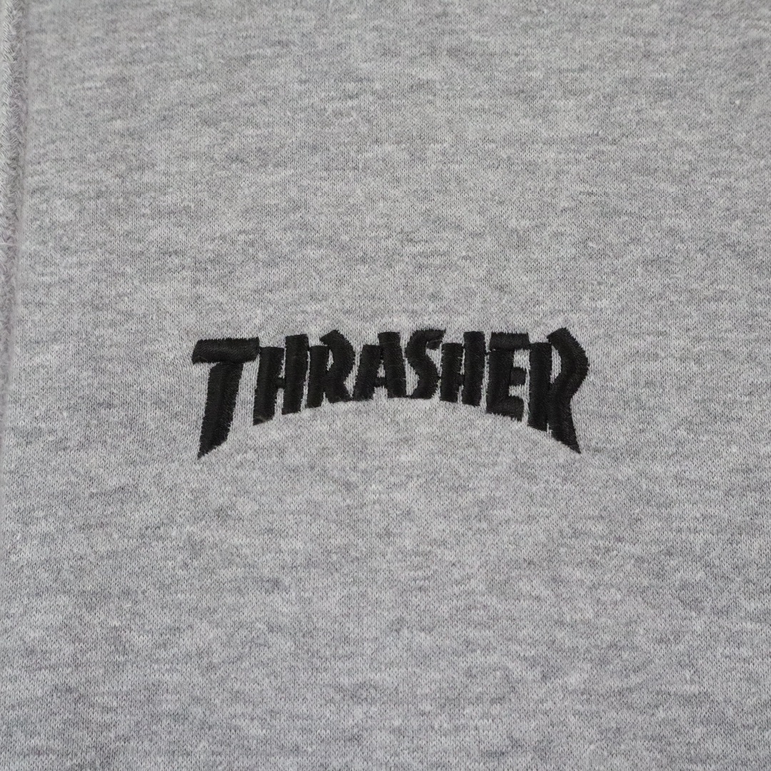 THRASHER(スラッシャー)の【バックロゴ】スラッシャー／パーカー　刺繍ロゴ　ビッグロゴ　裏起毛　ストリート メンズのトップス(パーカー)の商品写真