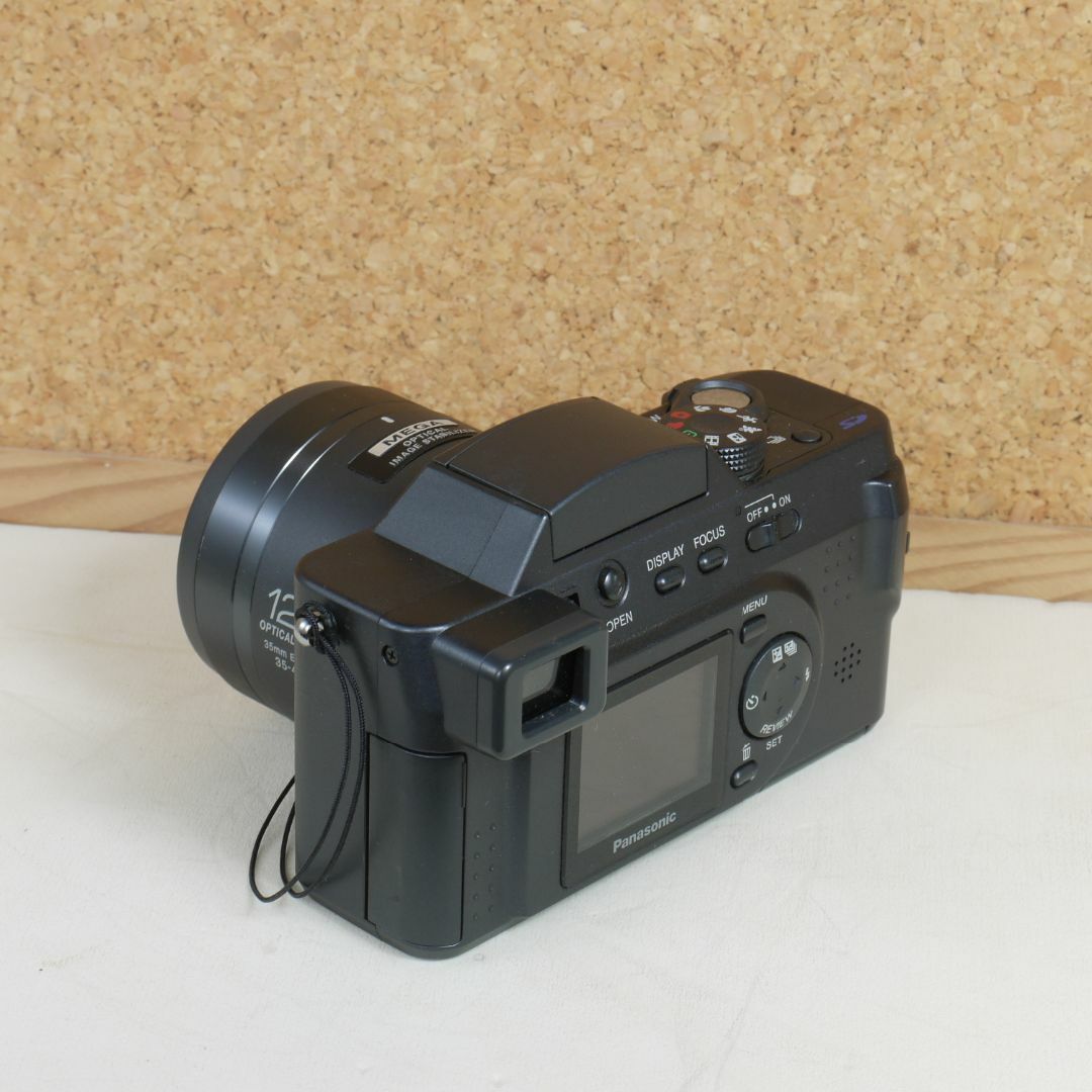 Panasonic(パナソニック)のPanasonic Lumix DMC-FZ1 CCD Zoom 12X スマホ/家電/カメラのカメラ(コンパクトデジタルカメラ)の商品写真