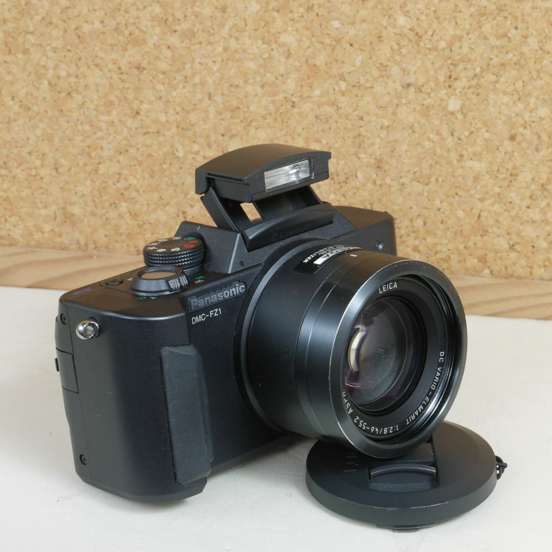 Panasonic(パナソニック)のPanasonic Lumix DMC-FZ1 CCD Zoom 12X スマホ/家電/カメラのカメラ(コンパクトデジタルカメラ)の商品写真
