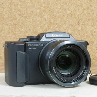 パナソニック(Panasonic)のPanasonic Lumix DMC-FZ1 CCD Zoom 12X(コンパクトデジタルカメラ)