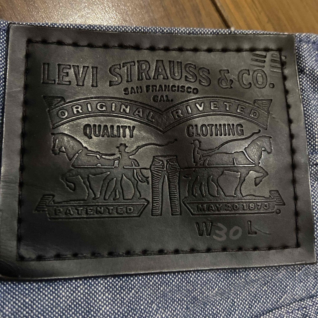 Levi's(リーバイス)のLevis メンズハーフデニムパンツ メンズのパンツ(デニム/ジーンズ)の商品写真