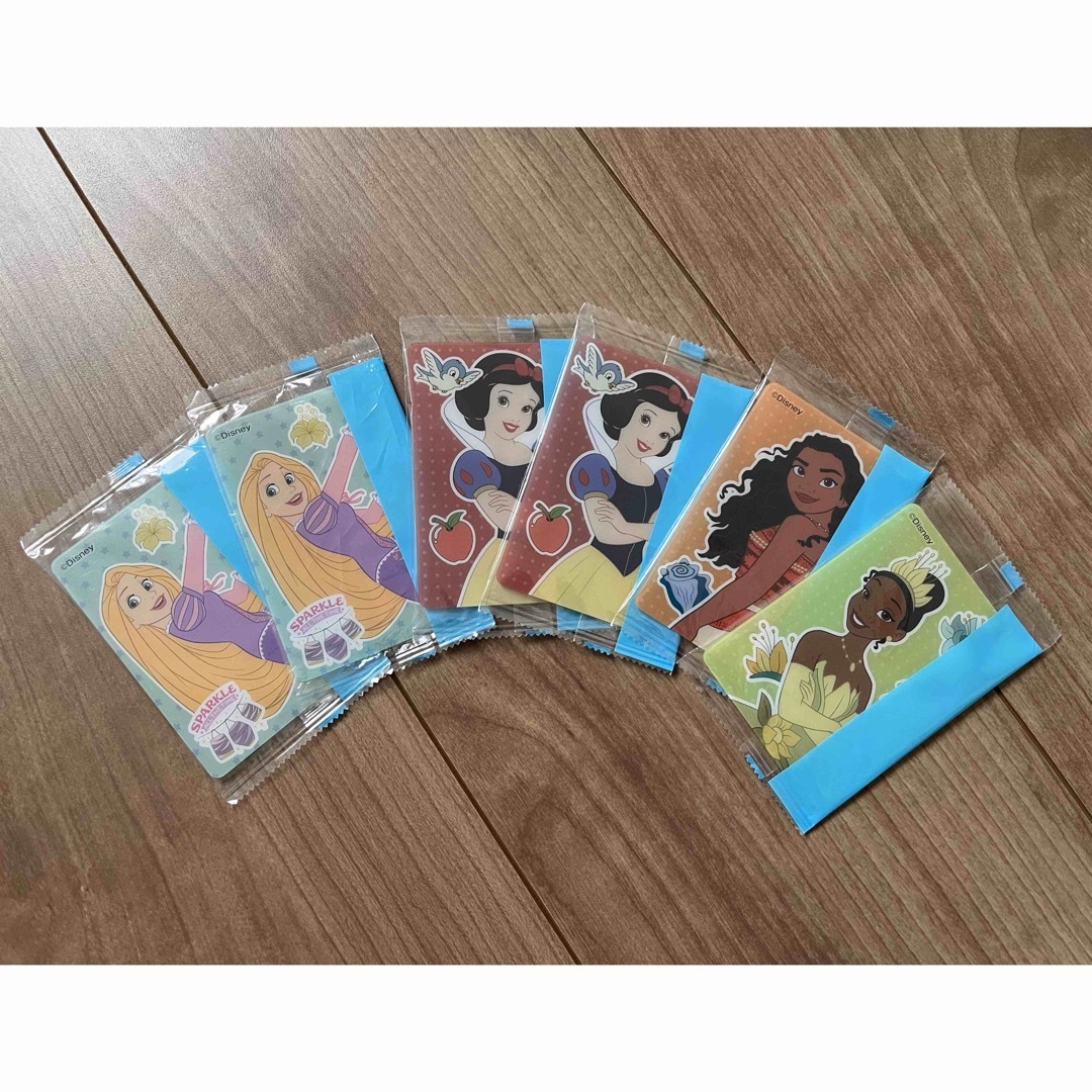 Disney(ディズニー)のディズニープリンセス　カード　ウエハース エンタメ/ホビーのおもちゃ/ぬいぐるみ(キャラクターグッズ)の商品写真